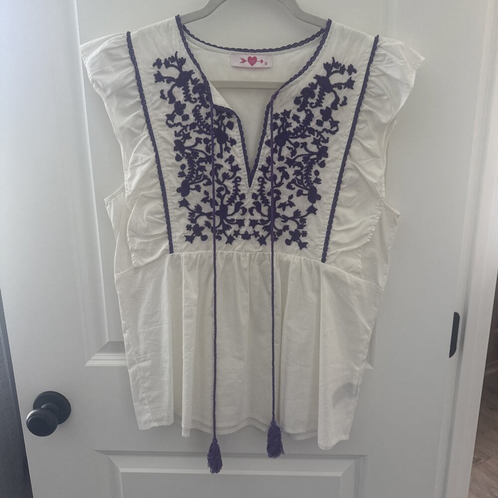 Women’s Buddy Love Sleeveless White And Purple Shirt Size Medium